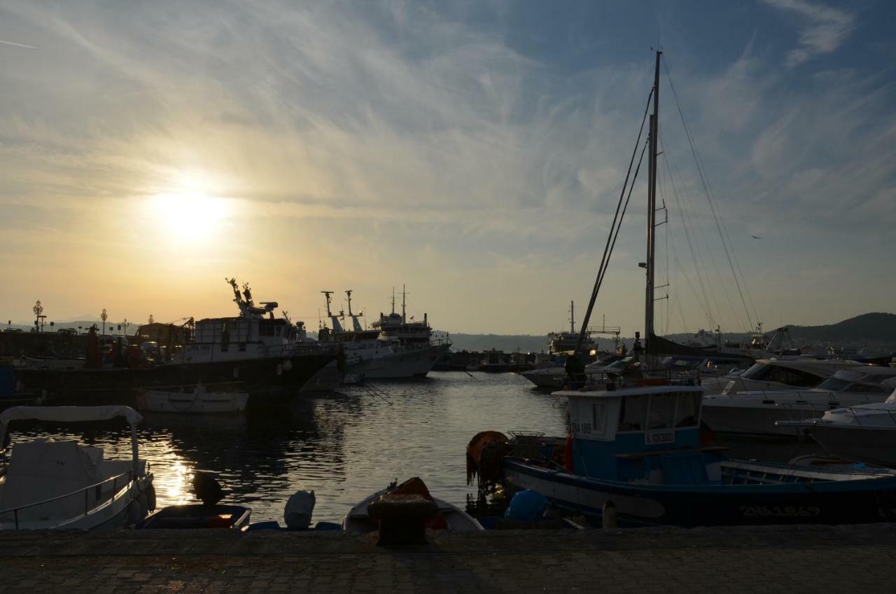 Bell E Buon B&B Pozzuoli Bagian luar foto