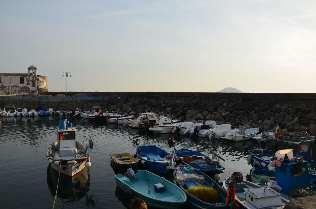 Bell E Buon B&B Pozzuoli Bagian luar foto