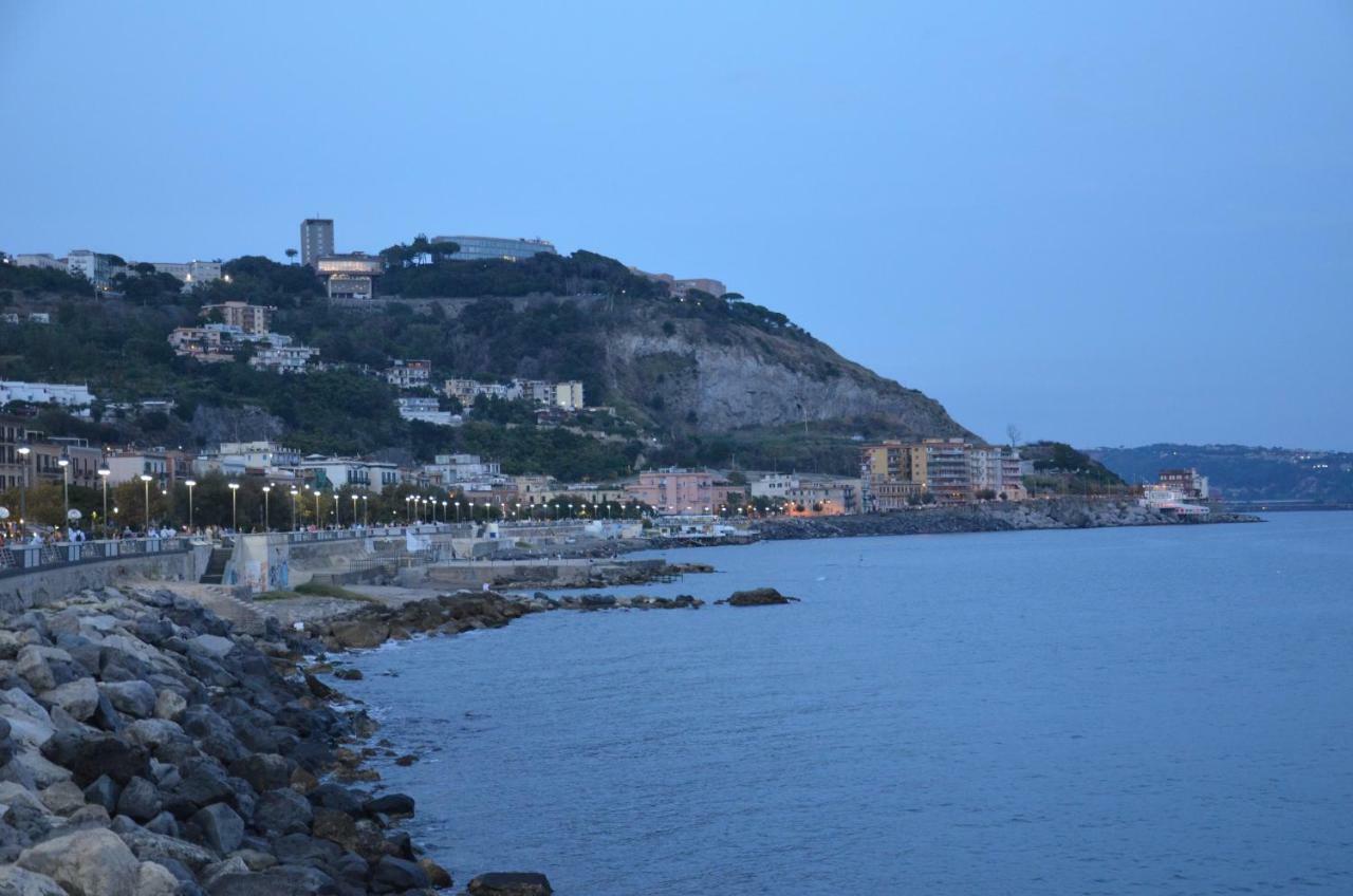 Bell E Buon B&B Pozzuoli Bagian luar foto